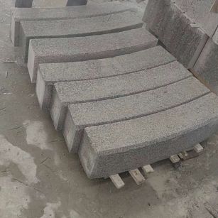 宣城芝麻白弧形路牙石