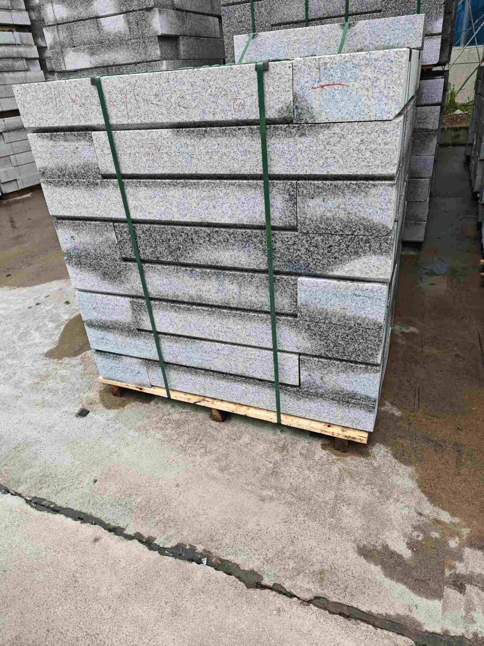 宣城芙蓉白路牙石，马路牙子